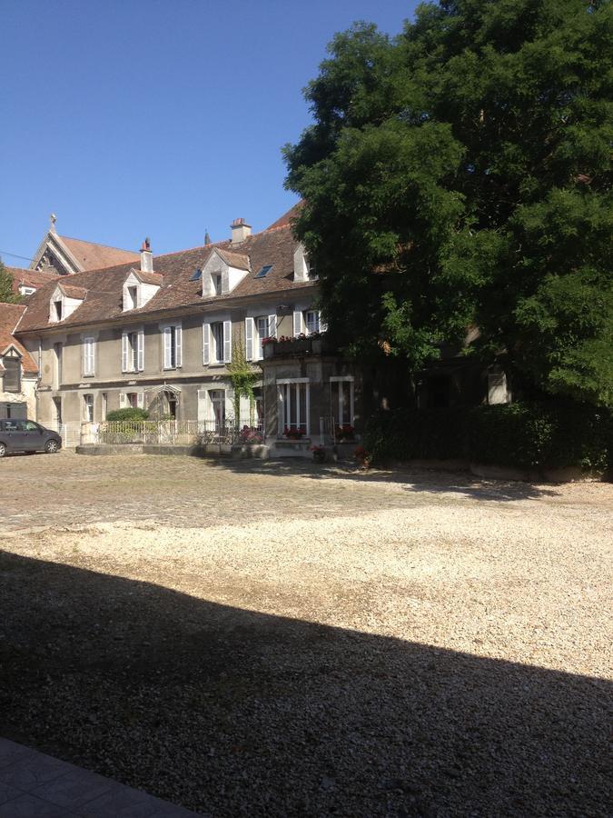 Maison D'Hotes La Ferme De L'Abbaye Juilly Exterior foto